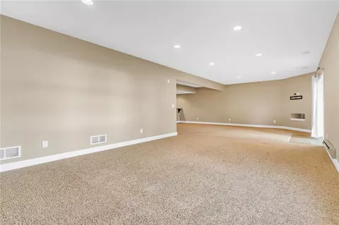 1004 Torrey Pine Dr, Mars, PA 16046 photo 44