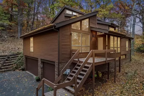 364 Old Babcock Trl, Gibsonia, PA 15044