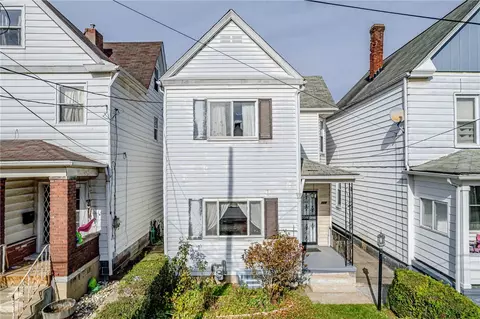 568 6th St, Pitcairn, PA 15140
