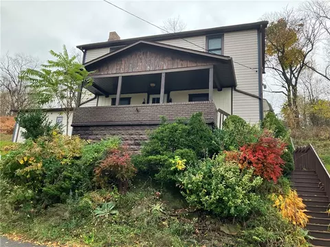 142 Railroad St, Mcdonald, PA 15057