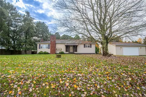 650 Woodside Oldframe Rd, Smithfield, PA 15478
