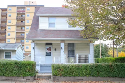 901 2nd Ave, Conway, PA 15027