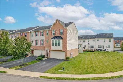 1025 Grey Fox Cir, Bridgeville, PA 15017