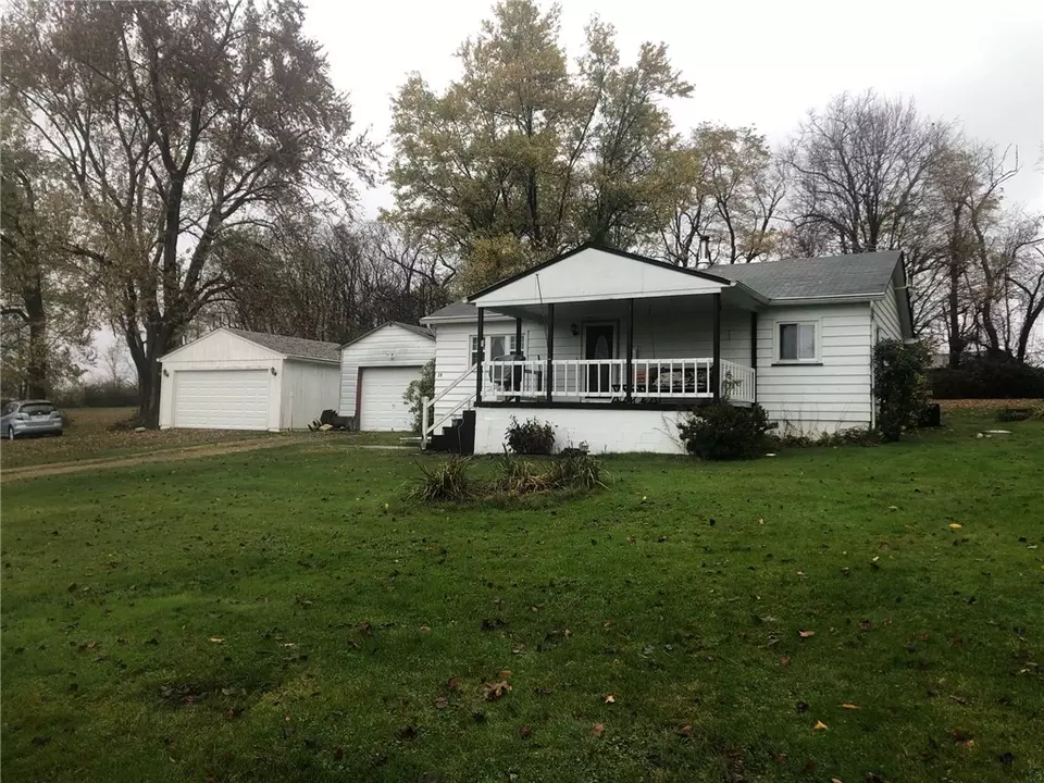  38 Maple Dr, Clinton, PA 15026 photo 1