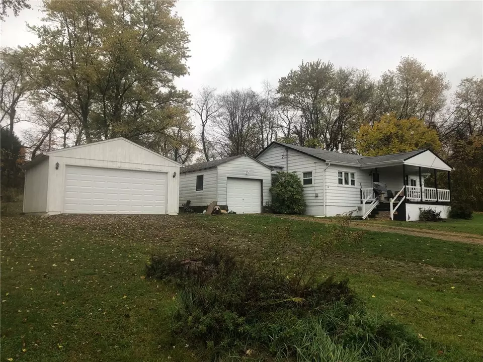  38 Maple Dr, Clinton, PA 15026 photo 2
