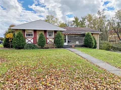 700 Havengate Dr, Bethel Park, PA 15102