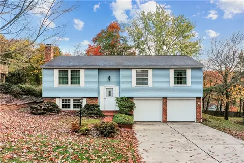 9588 Castleton Dr, Allison Park, PA 15101