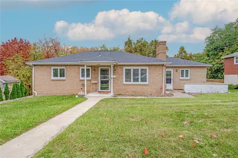 1105 Grandview Dr, Jeannette, PA 15644