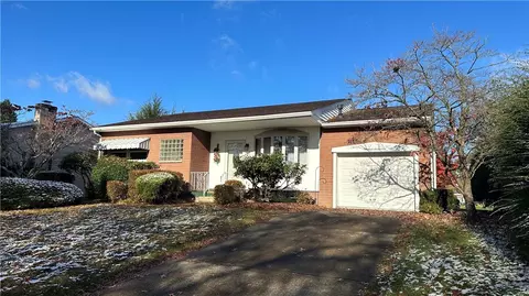 1317 Pacific Ave, Natrona Heights, PA 15065