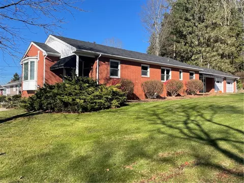 834 Brubaker St, Somerset, PA 15501