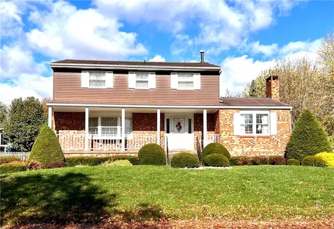 23 Aspen Dr, Irwin, PA 15642