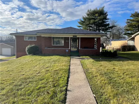 1512 Marion Dr, Finleyville, PA 15332