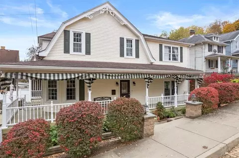 807 Ferree St, Coraopolis, PA 15108 photo 3