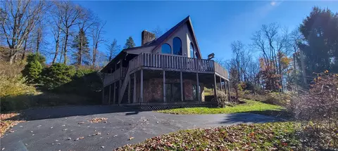 418 Strope Rd, Burgettstown, PA 15021