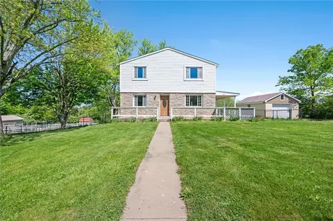 4 Marilyn Dr, West Mifflin, PA 15122