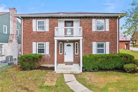 435 Fairway Dr, Pittsburgh, PA 15227