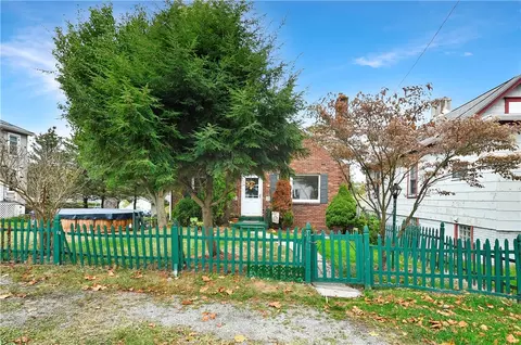 237 Latimer Ave, Strabane, PA 15363 photo 2