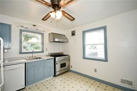 237 Latimer Ave, Strabane, PA 15363 photo 9