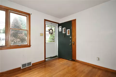 237 Latimer Ave, Strabane, PA 15363 photo 3