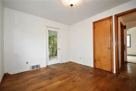 237 Latimer Ave, Strabane, PA 15363 photo 5