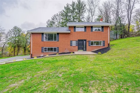 795 Clay Pike, North Huntingdon, PA 15642