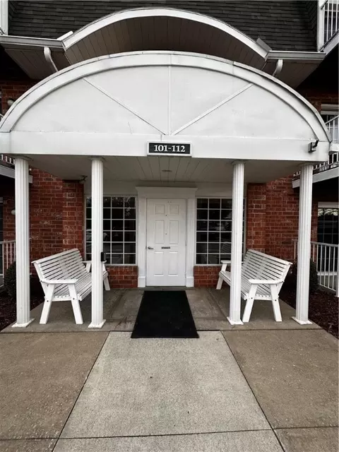 107 Clubhouse Dr, Washington, PA 15301