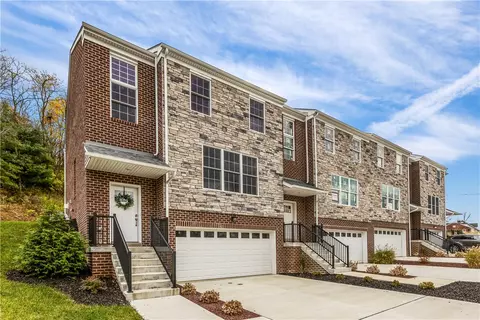 2335 Old Greentree Rd, Carnegie, PA 15106