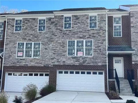 2337 Old Greentree Rd, Carnegie, PA 15106