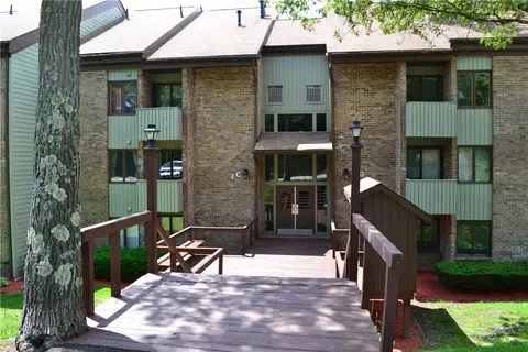2 C1 Mountain Villas Dr, Champion, PA 15622