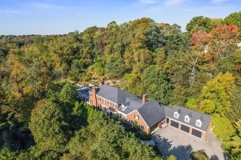 604 Twin Pine Rd, Pittsburgh, PA 15215