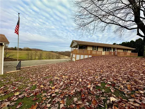 4641 Ellwood Rd, New Castle, PA 16101