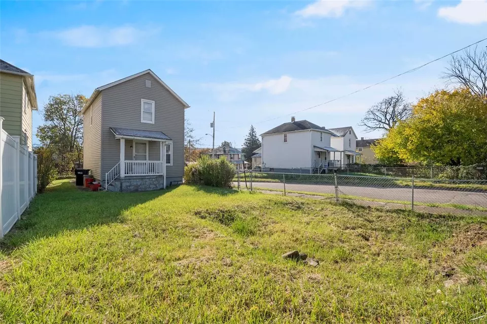  301 Wykes St, Aliquippa, PA 15001 photo 18