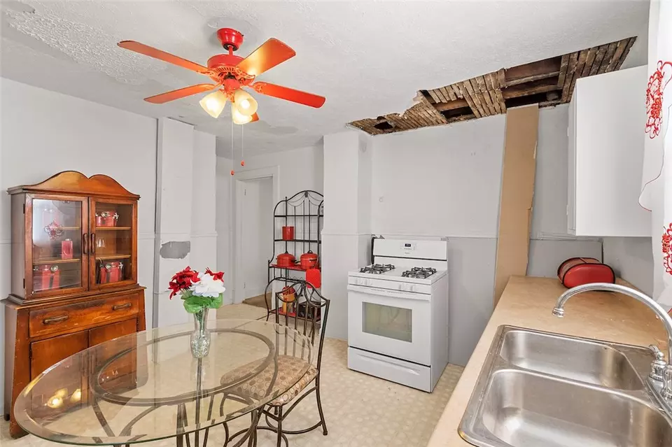  301 Wykes St, Aliquippa, PA 15001 photo 6