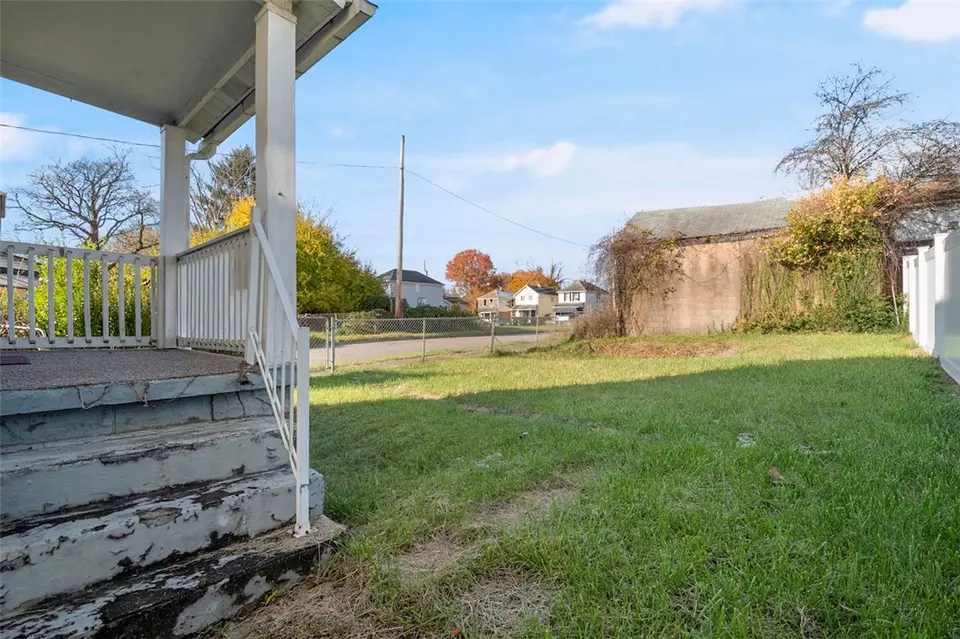  301 Wykes St, Aliquippa, PA 15001 photo 17