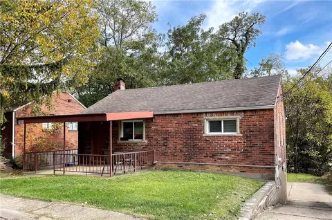 3805 Sunview Dr, Pittsburgh, PA 15227