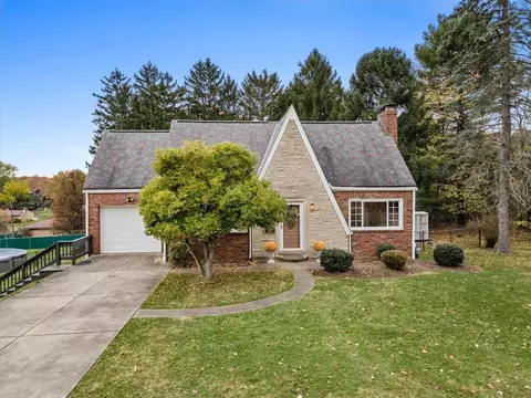 328 Carlton Rd, Bethel Park, PA 15102