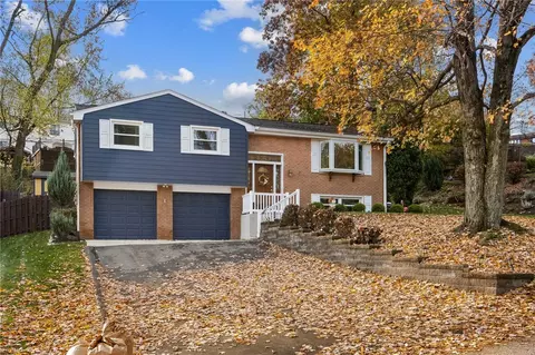 411 Pin Oak Dr, Glenshaw, PA 15116