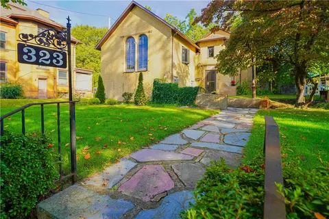 323 E Lincoln, New Castle, PA 16101
