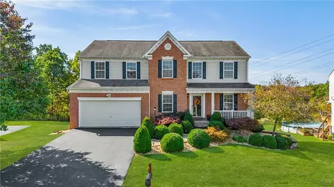 1038 Sweet Brier Dr, Aliquippa, PA 15001