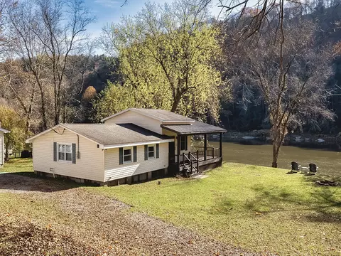 1698 Rockland Station Rd, Kennerdell, PA 16374