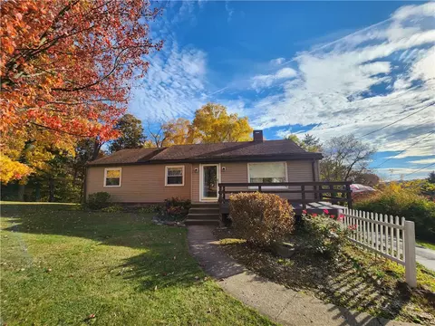 2812 Princeton Ave, New Castle, PA 16101