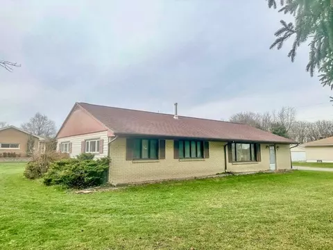 102 S Scotland Ln, New Castle, PA 16101