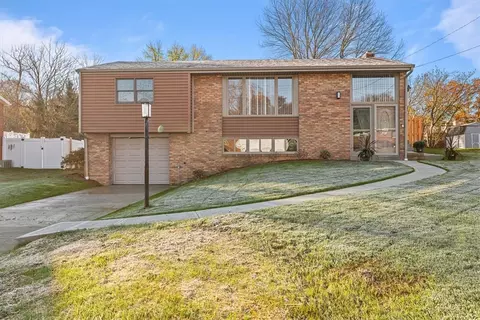 308 Governor Dr, Allison Park, PA 15101