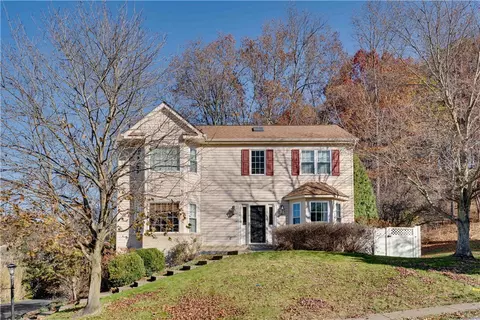139 Bayberry Ln, Cranberry Township, PA 16066