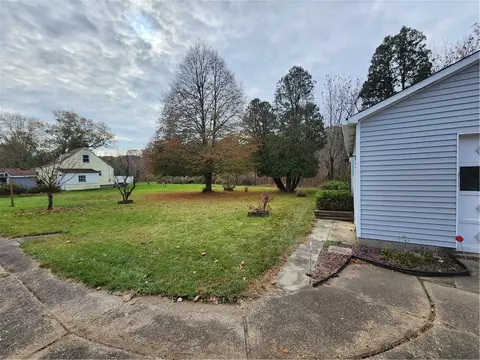 2651 River Rd, Vandergrift, PA 15690 photo 6