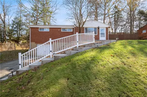 3513 W Stag Dr, Gibsonia, PA 15044
