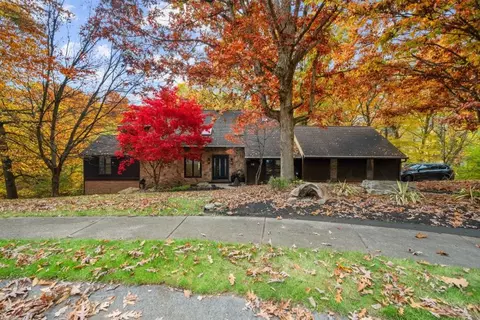 210 Chaucer Ct S, Sewickley, PA 15143