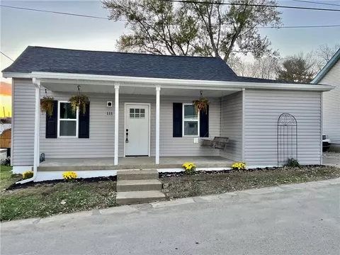 111 Highland Ave, Claysville, PA 15323