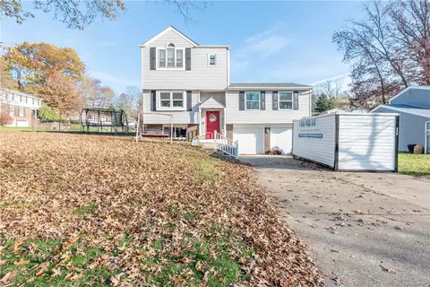 3045 Amy Dr, South Park, PA 15129