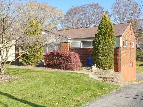 5557 California Ave, Bethel Park, PA 15102